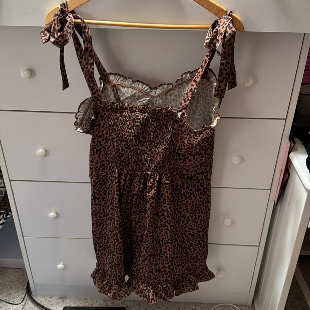 NWOT LEOPARD RUFFLE MINI DRESS - Picture 3 of 3